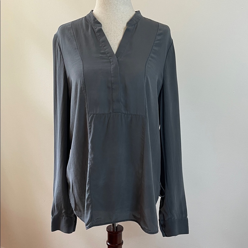 Vince 100% Silk Blouse — Gray, Size M